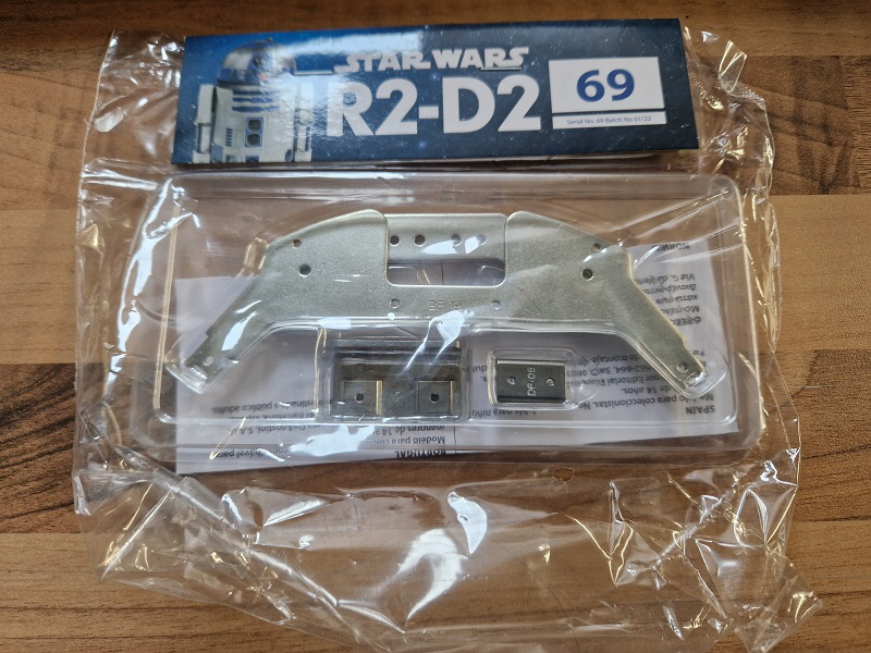 R2D2 104